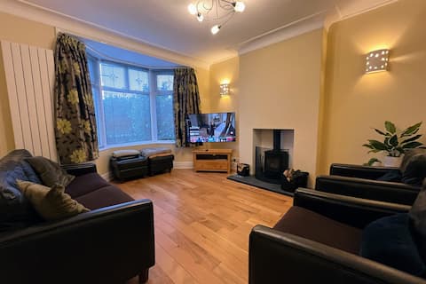 Top Airbnb: Private Retreat Sleeps 8 | Log Burner AC | Parking in Morecambe