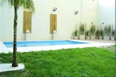 Popular Airbnb listing: Comfortable 2 rooms/ 1 block from the subway in Boedo