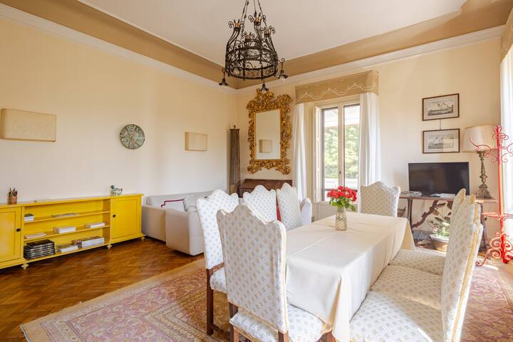 Stunning exclusive Estate,3km to Uffizi,12bdr,pool gallery image 3