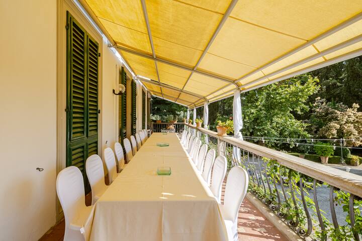 Stunning exclusive Estate,3km to Uffizi,12bdr,pool gallery image 4