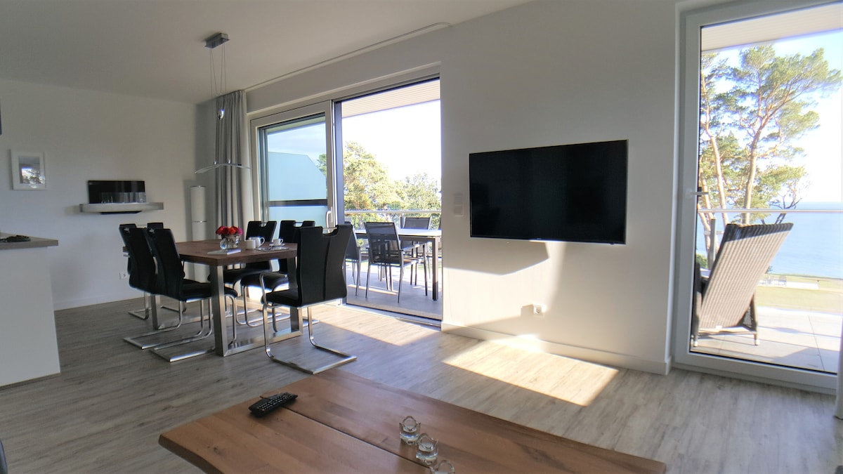 Successful Airbnb property: Stunning lake view apartment Usedom - 95m² in Garz