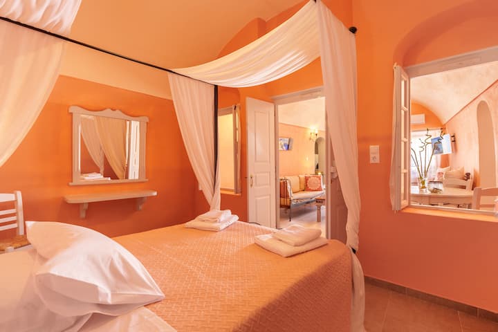 Varvara’s Home - Family Cave Apartment - Santorini