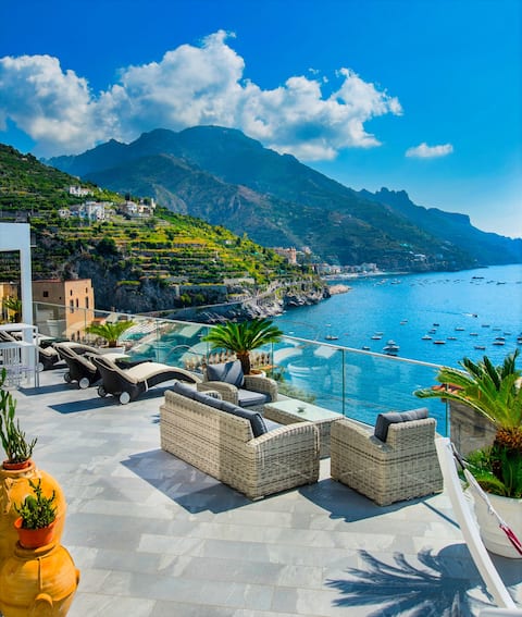 Lastminute Sea Access Villa w/Solarium & Jacuzzi