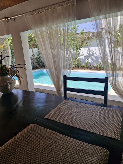 Furnished and air-conditioned villa with private pool