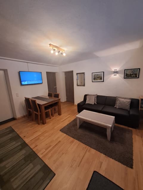 Erfolgreiche Airbnb-Immobilie: Apartment Bergkristall - 50 m² with private entrance in Zell Am See