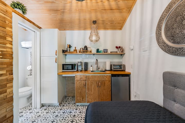 Tiny House Oasis - 2 Min Walk To Main Street - Safety Harbor, FL