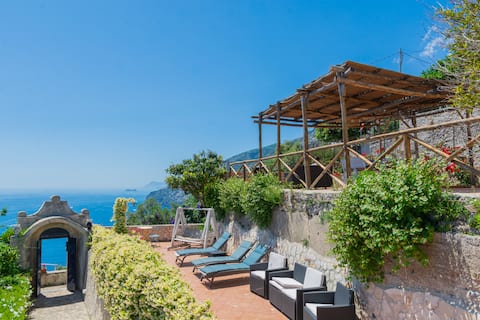 Villa Donna Antonia - Luxury Villa in Amalfi Coast