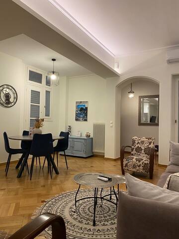 Luxury 3BD Apartment in Kolonaki