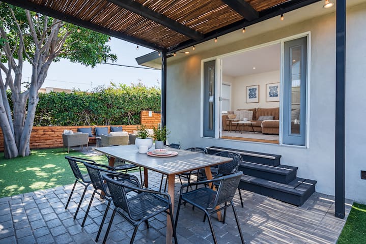 PB Dream HOUSE Steps to Beach Bay ❤️Modern Private