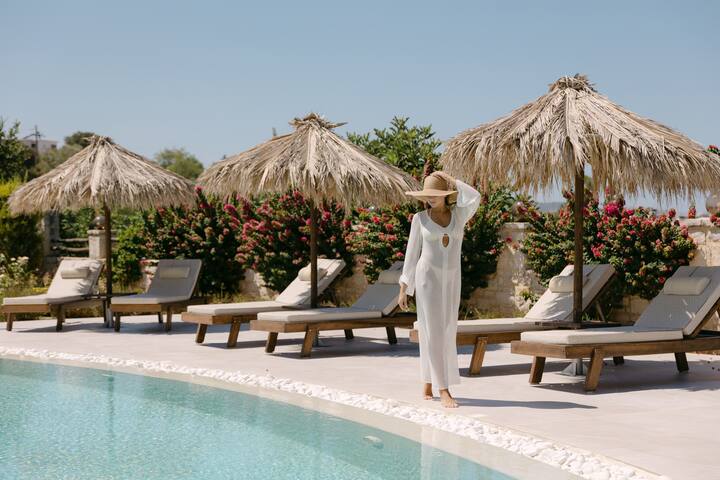 Ino Villa, Unique Group Gatherings gallery image 2