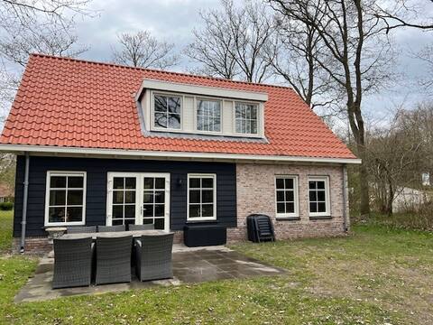 Klein Dimpje- Familiehuis Vrouwenpolder