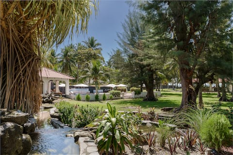 Oceanfront, complimentary breakast, costa del sol