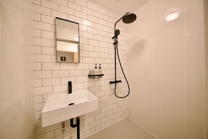 Renew! 80㎡Private house/1min to St/2Bath/3Bed room gallery image 3