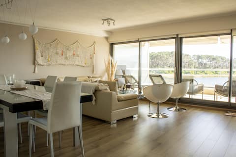 Top Airbnb: UNIQUE APARTMENT LAKE FRONT SEA FRONT en Maldonado