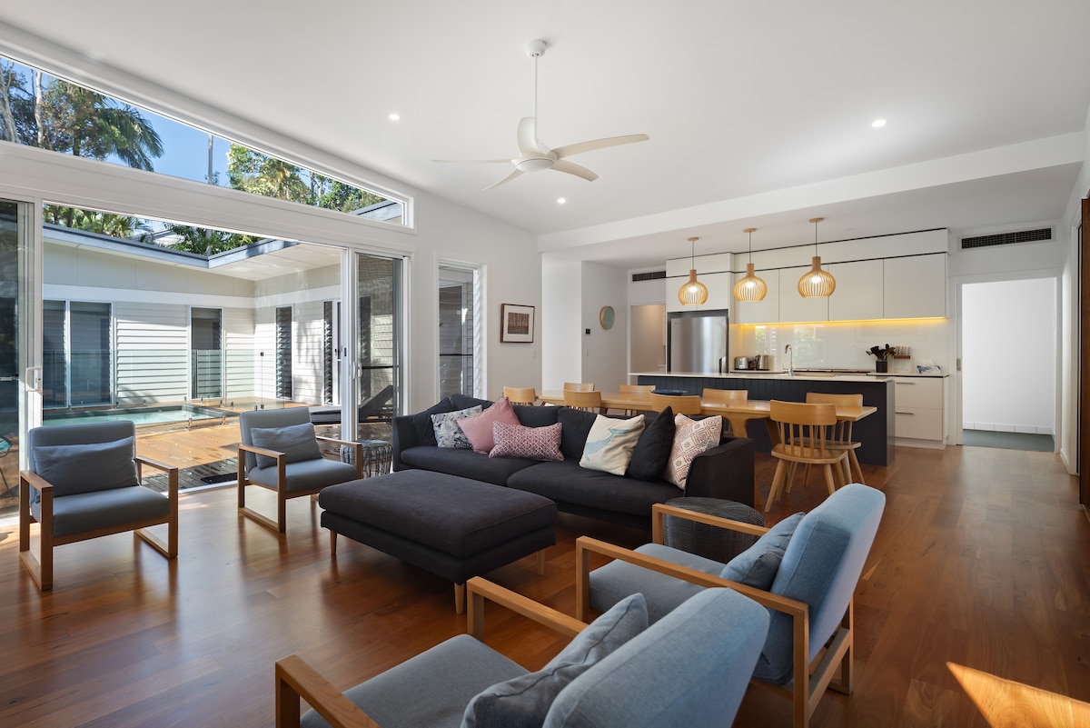 Popular Airbnb listing: 'Seachange' luxurious home at Sunshine Beach in Sunshine Beach