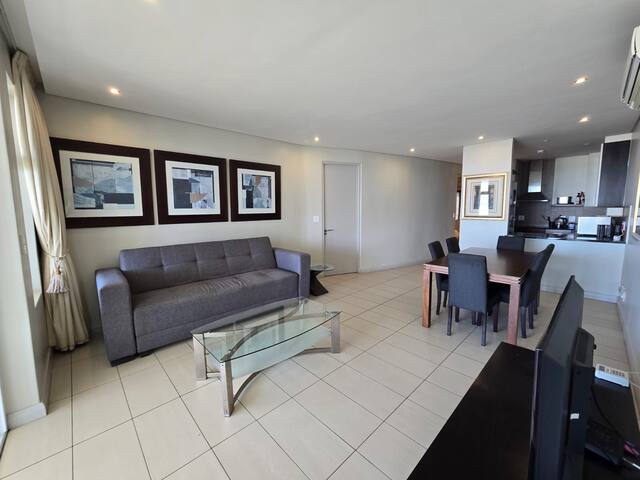 Entire 2 bed, 2.5 bathroom beach front apartment gallery image 2