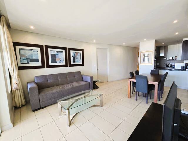 Entire 2 bed, 2.5 bathroom beach front apartment gallery image 3