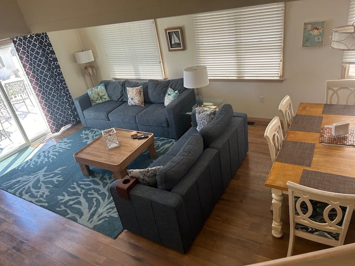 * Walk To All* Pets Welcome! 5 Bedrooms - Sea Isle City, NJ