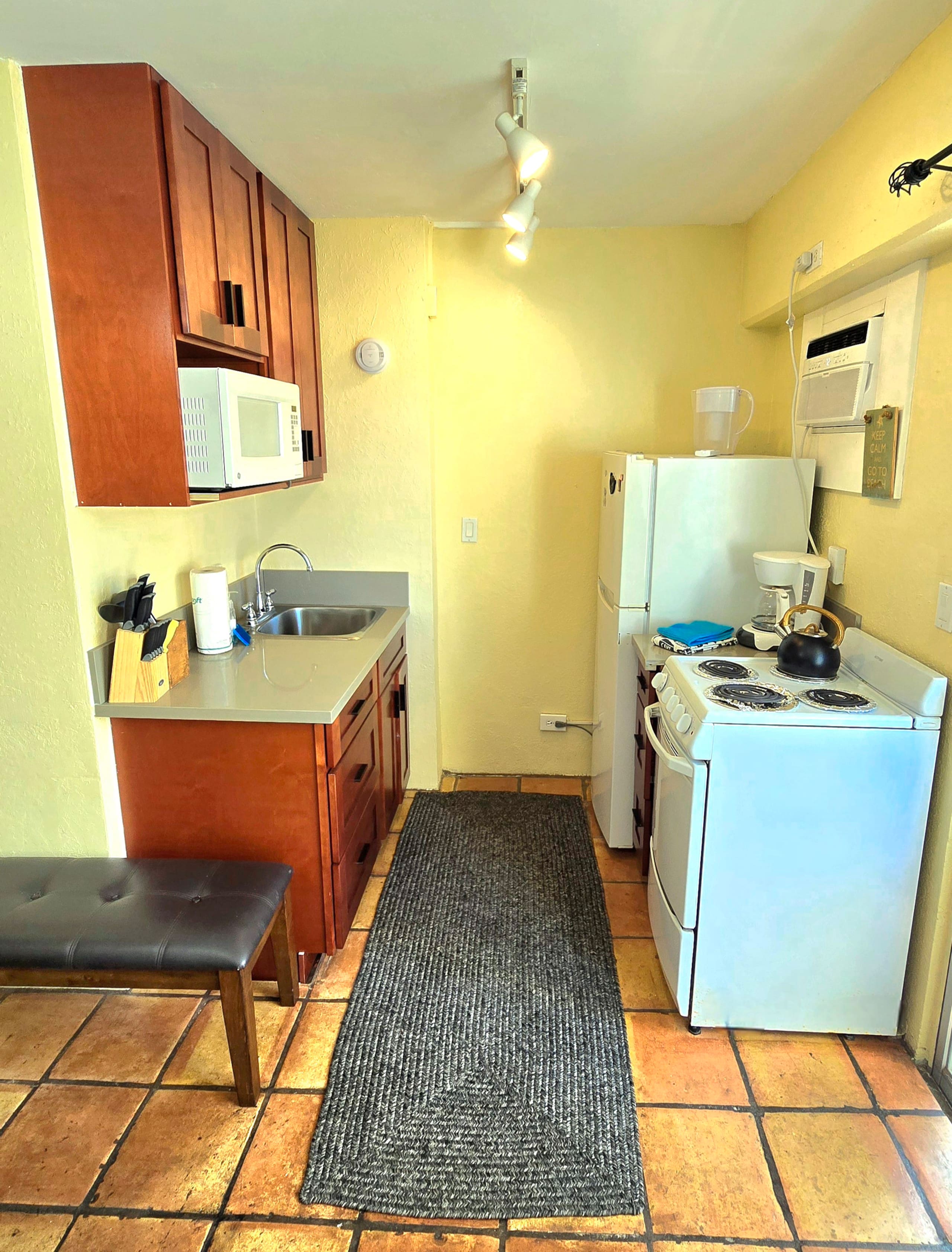 Condo in Honolulu · ★4.86 · 1 bedroom · 1 bed · 1 private bath - Image 7