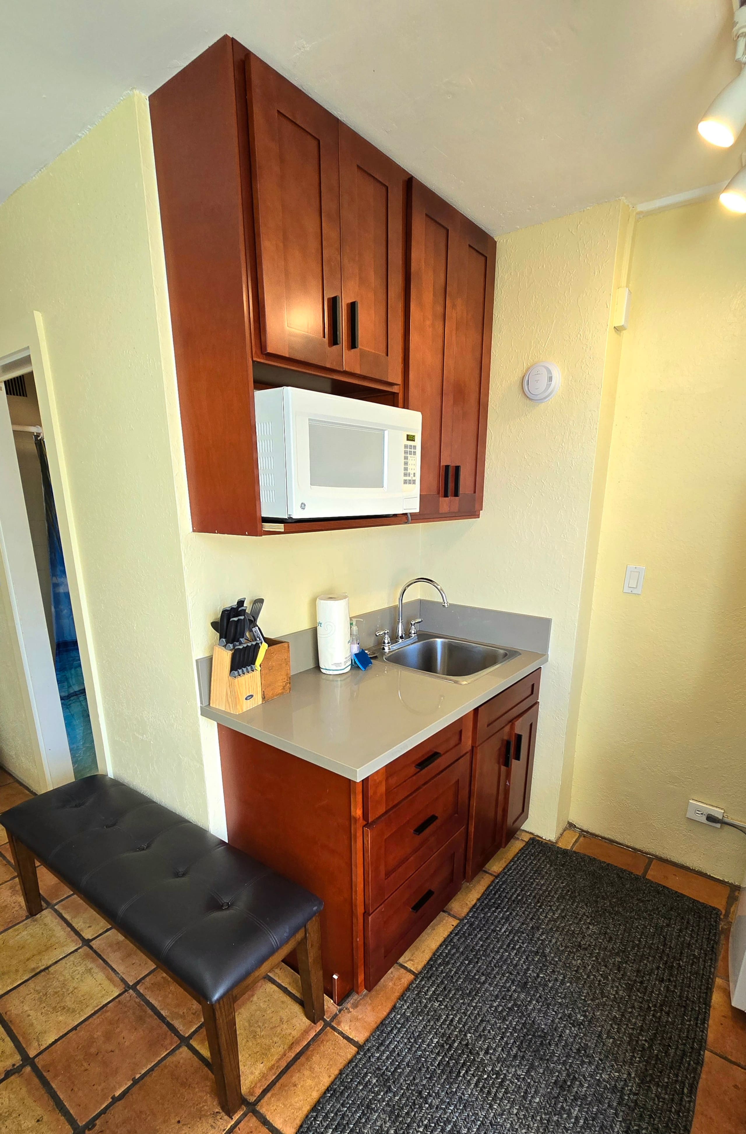 Condo in Honolulu · ★4.86 · 1 bedroom · 1 bed · 1 private bath - Image 5