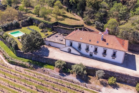 6 bedrooms villa - pool, wifi and air conditioner