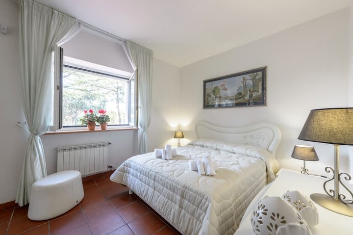 Kamar tidur double Lantai 1. 