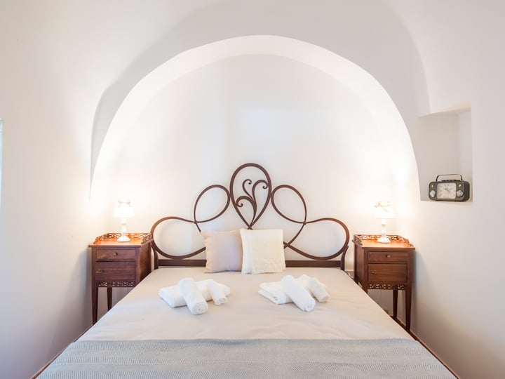 Trullo double bedroom