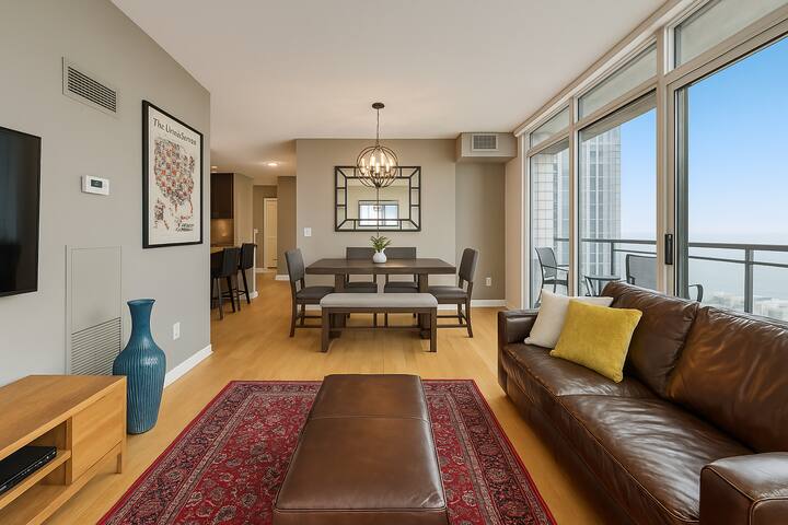 Luxury Downtown 2Bed by ScotiaBank Arena + Parking gallery image 3