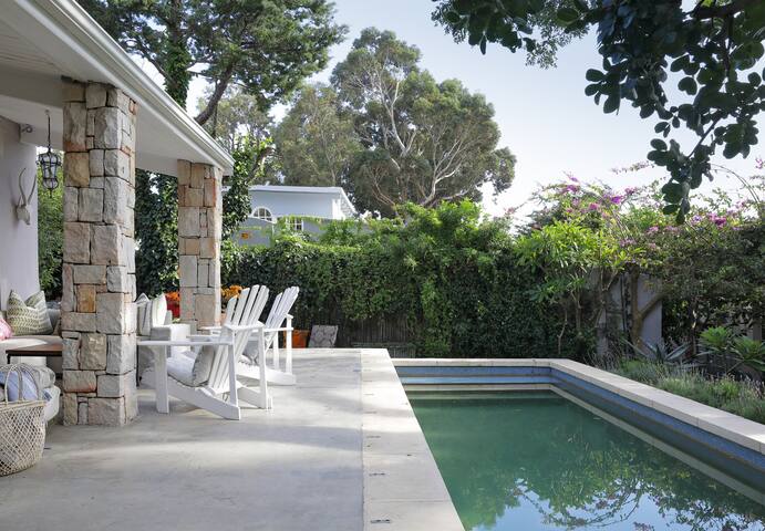 One block from beach, private, 4 beds/4 bath, pool gallery image 4