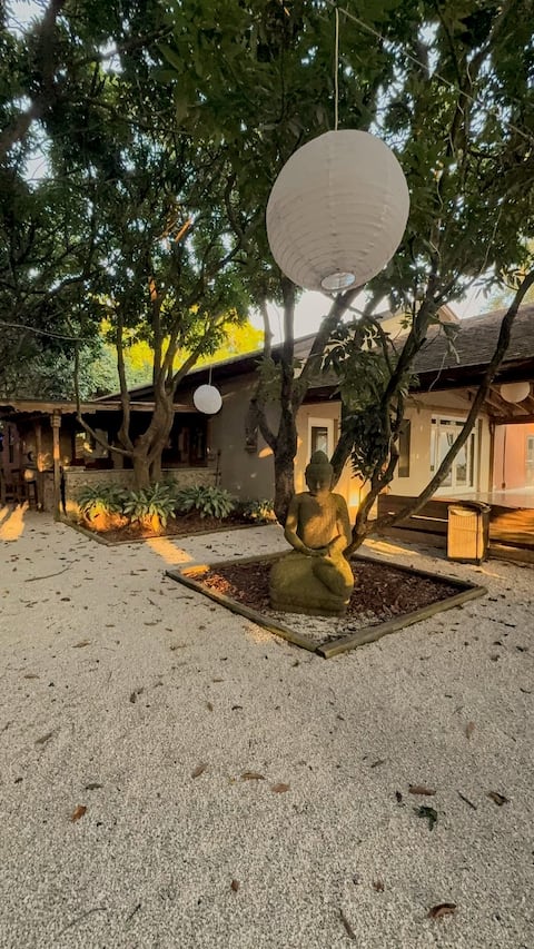 Sukyia Charming House! Japanese Garden in SW Miami