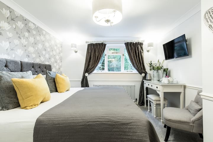 Bedroom 13