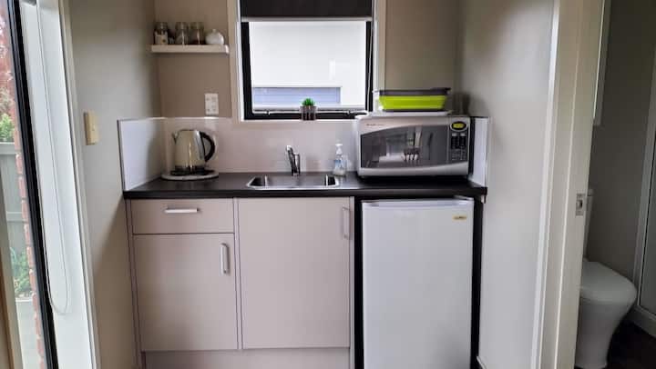 A Private Self-contained Studio  At Lake Hood - Ashburton, New Zealand