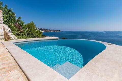 Villa Infinity