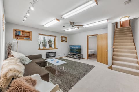 ★Nordic MN Apartment with private laundry!★