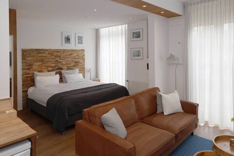 "Old" Apartment A near city park, Netflix, Airco