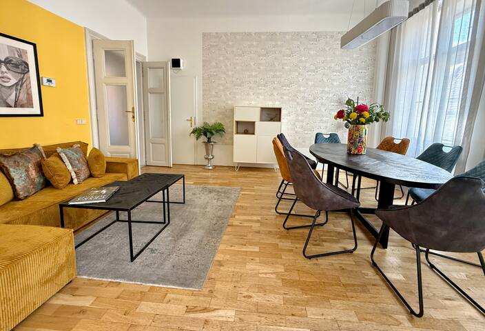 Style & Design No.1 old town apartment XXL gallery image 3