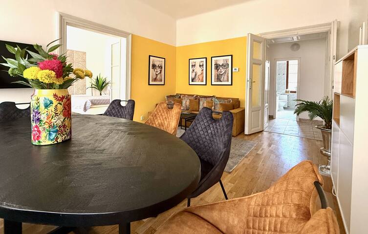 Style & Design No.1 old town apartment XXL gallery image 5