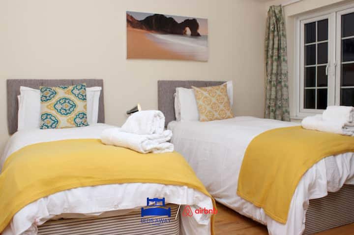 Ვახშამი დიდი საწოლით ან 2 ერთადგილიანი საწოლით - თეთრეული - გარდერობი