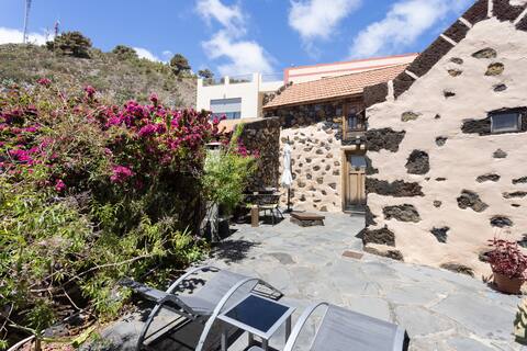 Stunning Rustic House El Pinar & WiFi