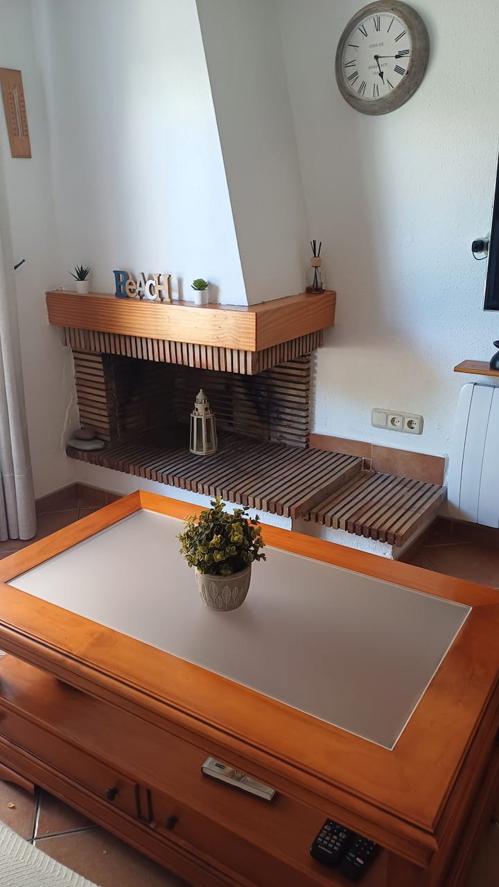 Maison De Plage Avec Terrasse Et Grenier. Perelló - El Perelló