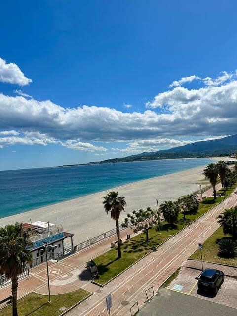 Melo Apartment - Attico con vista mare mozzafiato