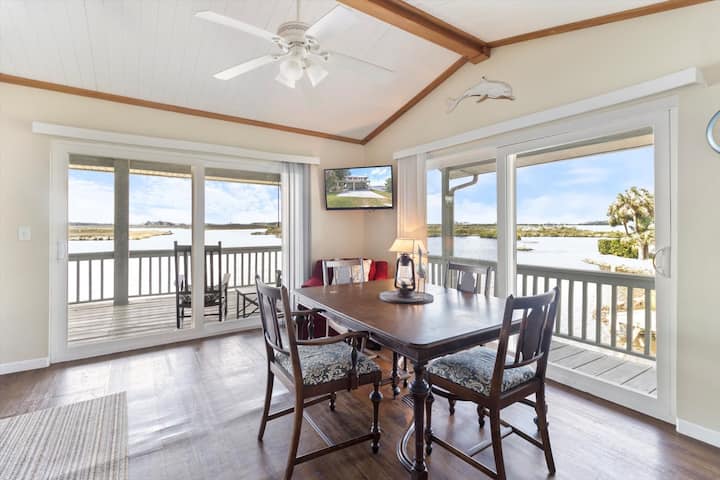 Nautical Cabin With Expansive Views - Homosassa