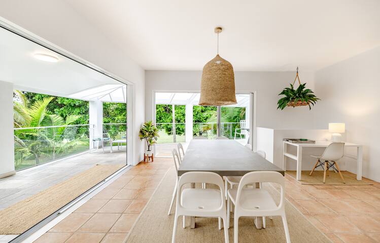 Noosaville Retreat with Pool and Walk to River gallery image 4