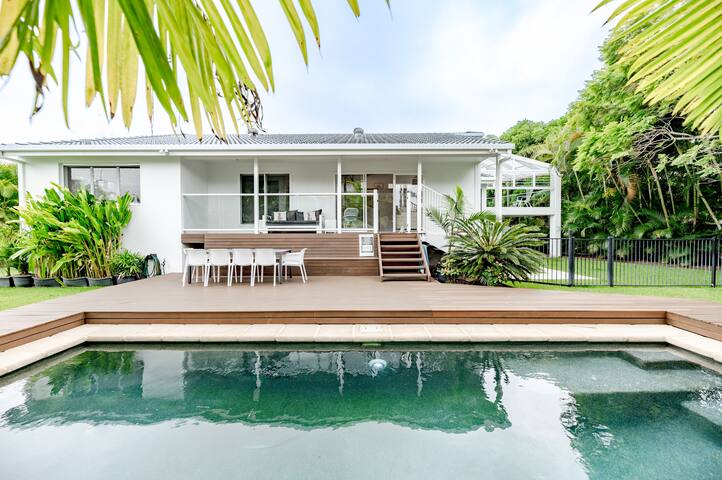 Noosaville Retreat with Pool and Walk to River gallery image 2