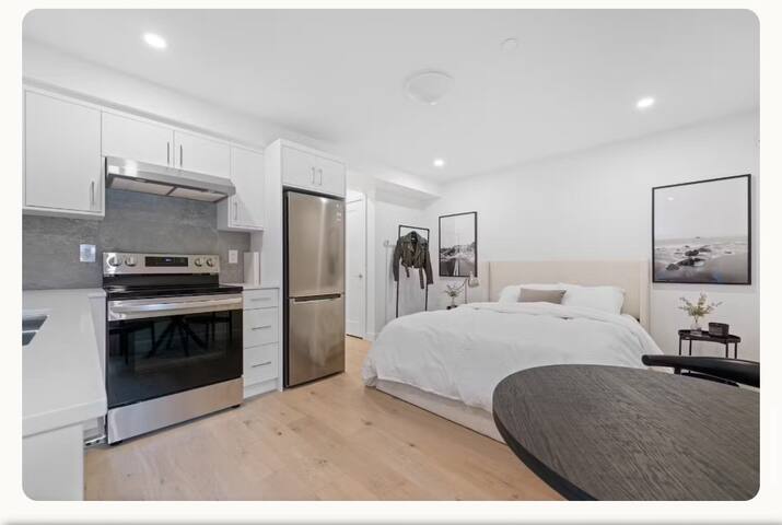 New studio off Main gallery image 2