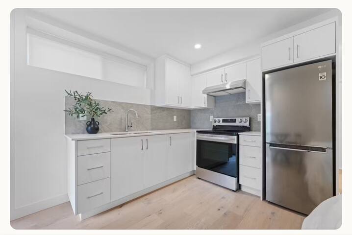 New studio off Main gallery image 4