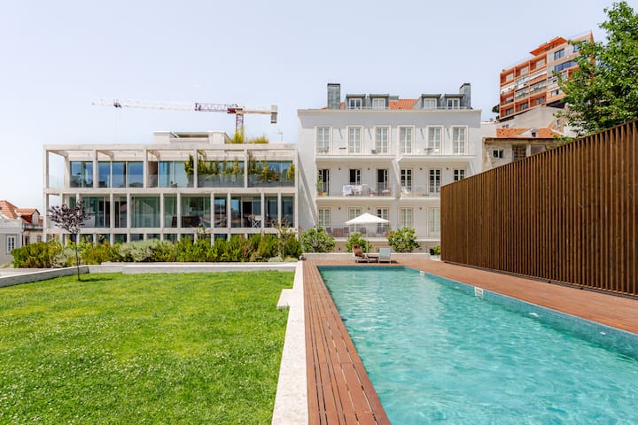 Sol ao Castelo – Downtown w/Pool, Terrace, Parking