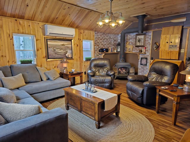 Waterfront & Spa – Cabin 1