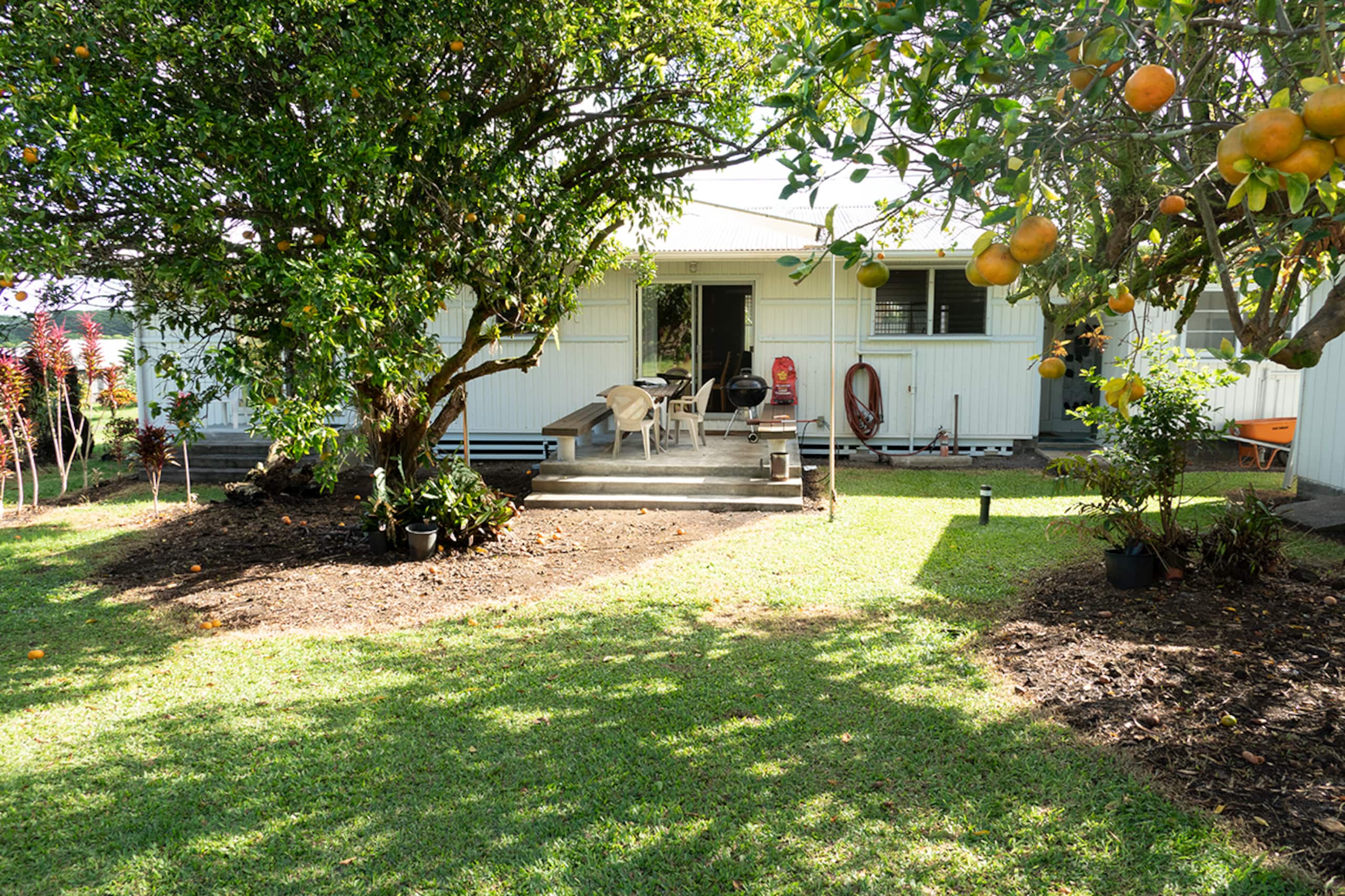 Home in Hilo · ★4.77 · 3 bedrooms · 4 beds · 2.5 private baths - Image 11