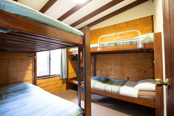 საძინებელი 2